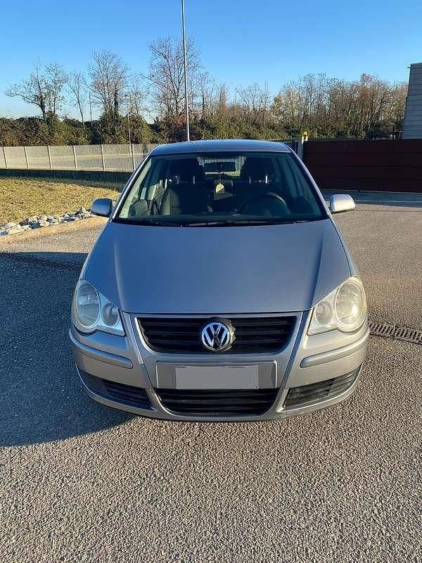 Usata VW Polo Trendline 69 CV (50 kW) 2009 Grigio Berlina