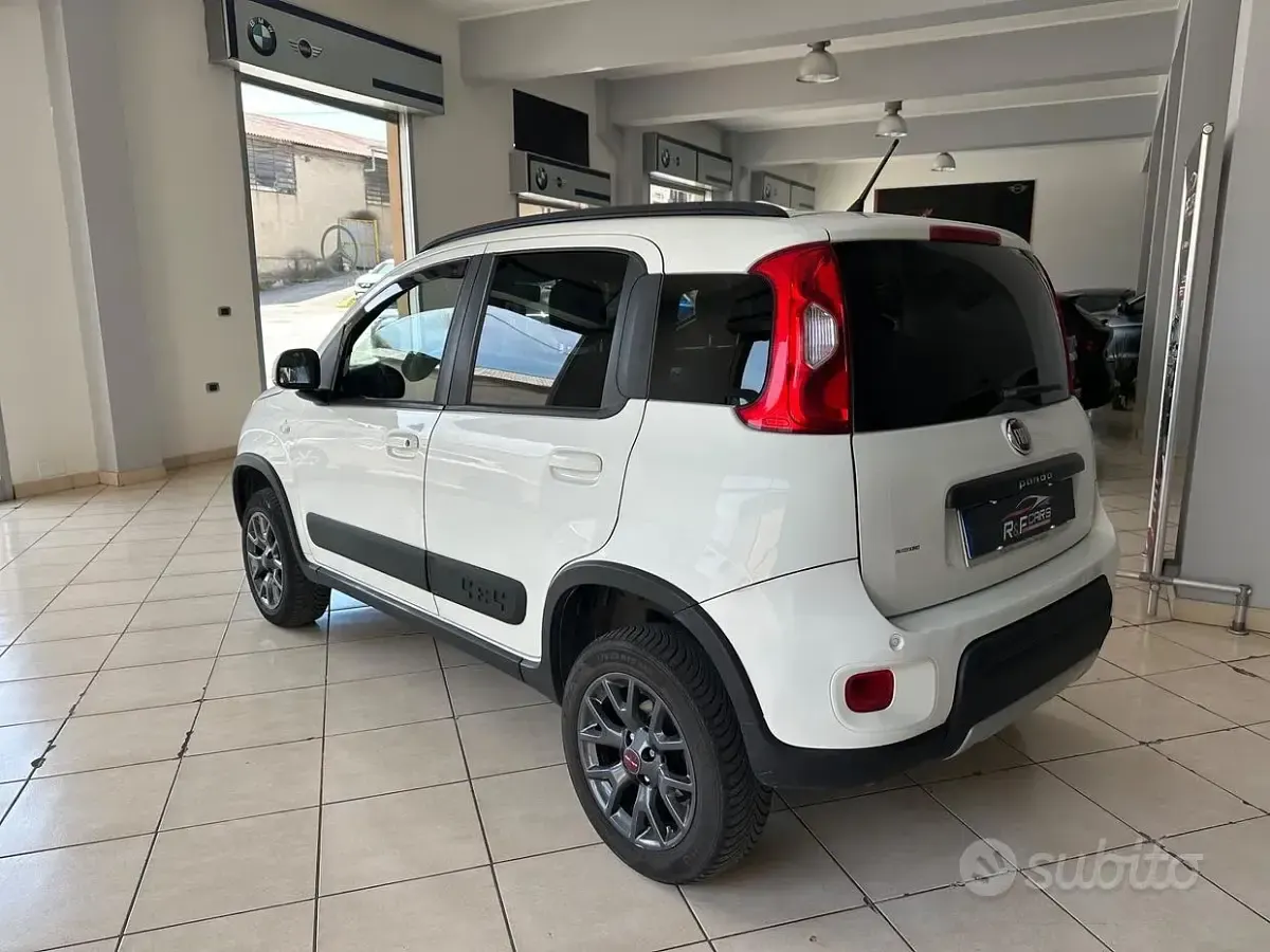 Usata Fiat Panda 4x4 S 95 CV (69 kW) 2017 Bianco Utilitaria