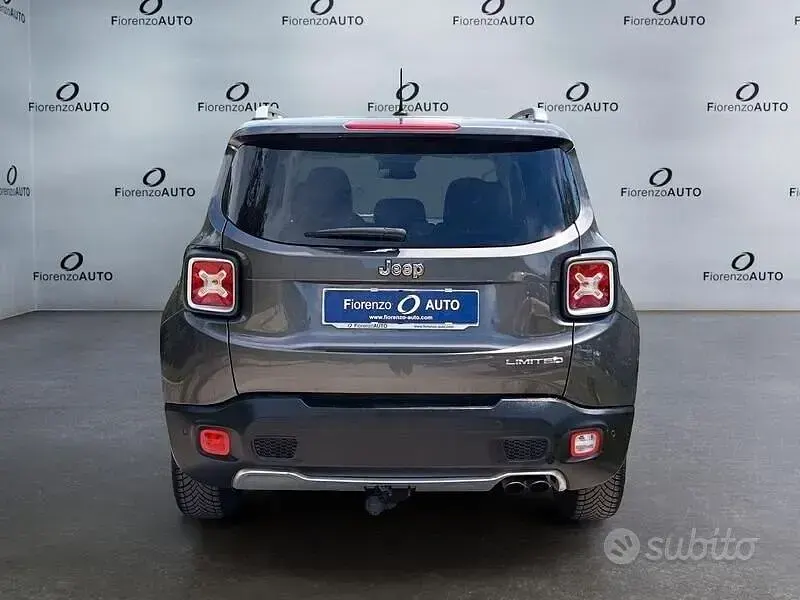 Usata Jeep Renegade Limited 140 CV (102 kW) 2016 Grigio SUV