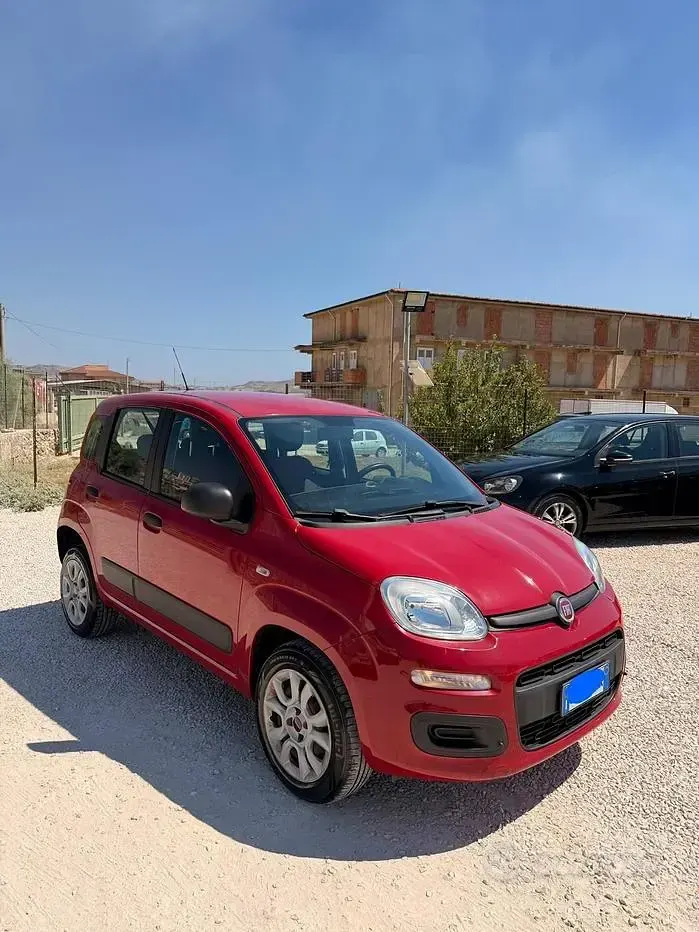 Usata Fiat Panda Easy 80 CV (58 kW) 2015 Rosso Utilitaria