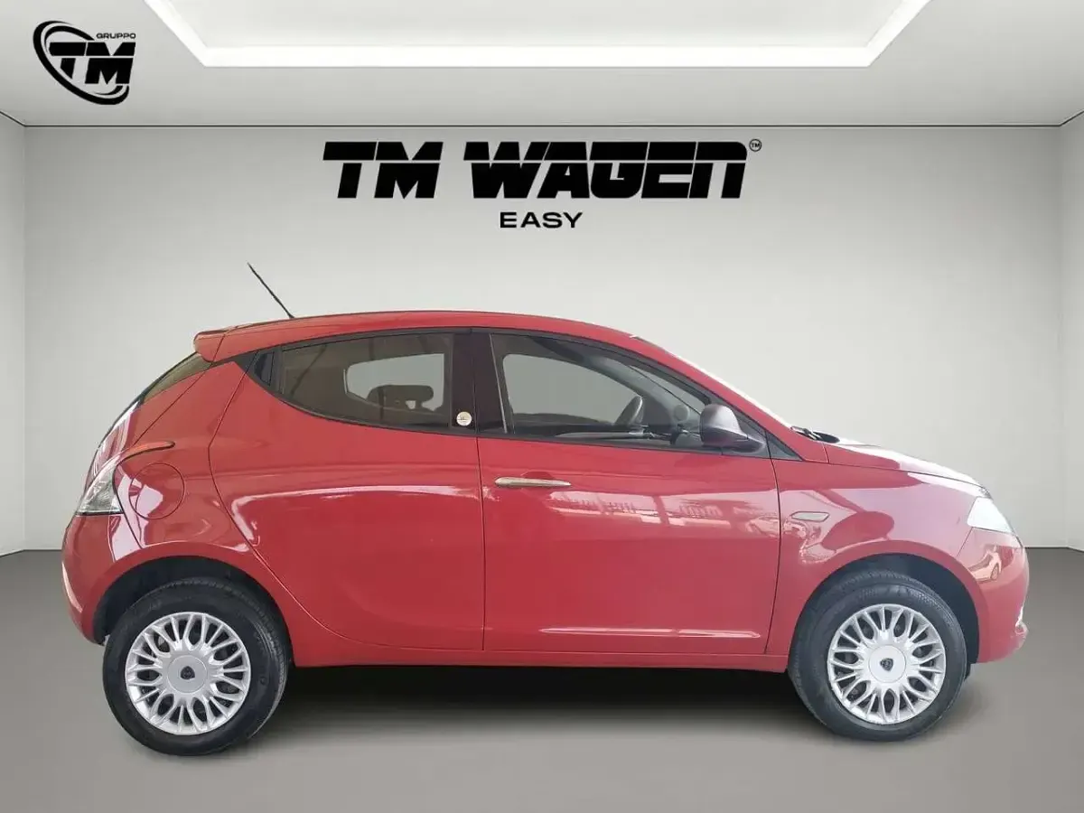 Usata Lancia Ypsilon Silver 80 CV (58 kW) 2017 Rosso Utilitaria