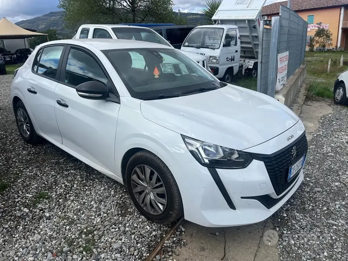 Usata Peugeot 208 Active 102 CV (75 kW) 2022 Utilitaria