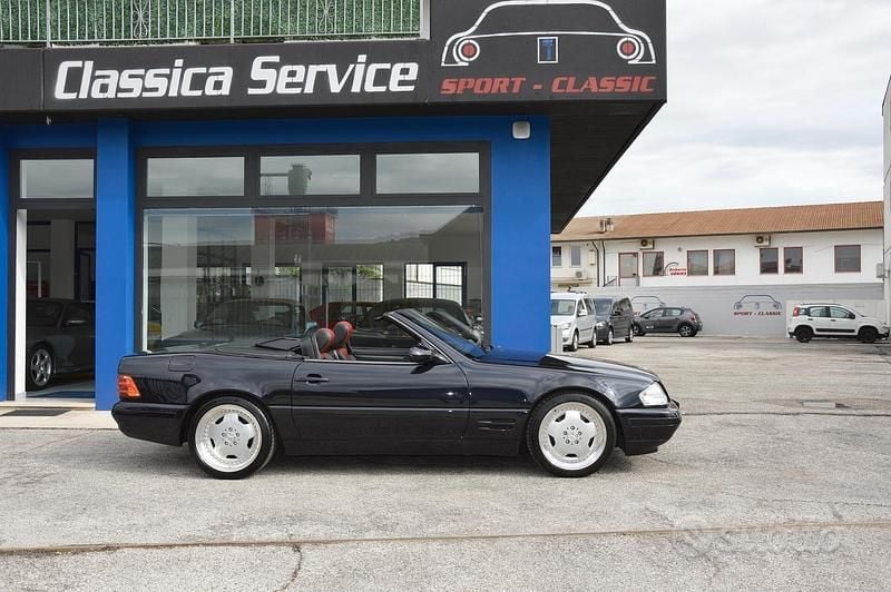 Usata Mercedes SL500 306 CV (225 kW) 2000 Nero Cabrio