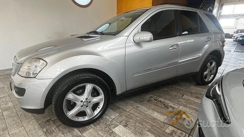 Usata Mercedes ML320 224 CV (164 kW) 2007 Antracite SUV