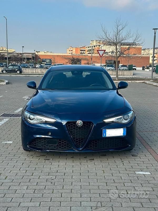 Usata Alfa Romeo Giulia Executive 150 CV (110 kW) 2018 Blu Berlina