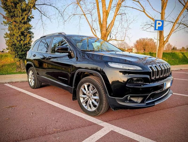 Usata Jeep Cherokee Limited 170 CV (125 kW) 2015 Nero SUV