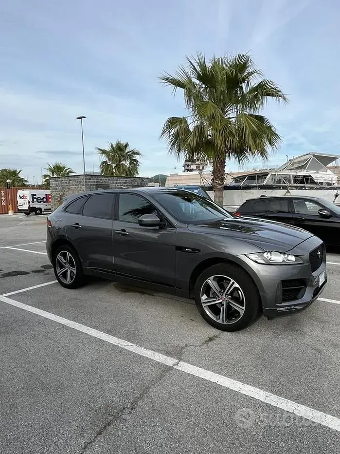 Usata Jaguar F-Pace R-Sport 180 CV (132 kW) 2016 Grigio SUV