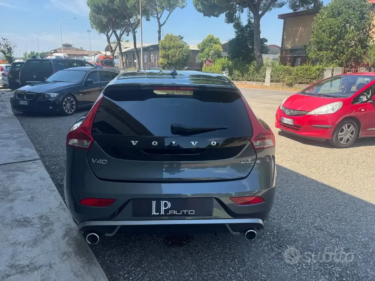 Usata Volvo V40 R-Design 150 CV (110 kW) 2013 Grigio Berlina