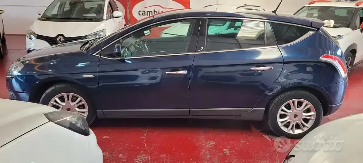 Usata Lancia Delta 190 CV (139 kW) 2011 Blu Utilitaria