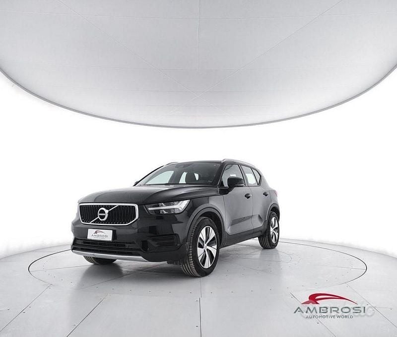 Usata Volvo XC40 Momentum 150 CV (110 kW) 2019 Nero SUV