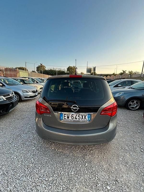 Usata Opel Meriva Cosmo 120 CV (88 kW) 2014 Marrone Monovolume