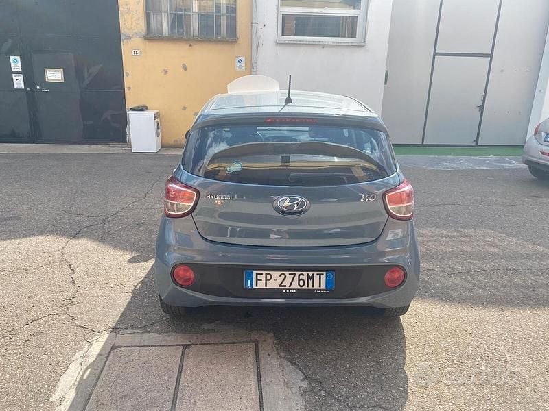 Usata Hyundai i10 Style 66 CV (48 kW) 2018 Blu Utilitaria