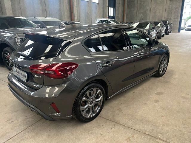Usata Ford Focus ST-Line 125 CV (91 kW) 2023 Magnetic grey Berlina