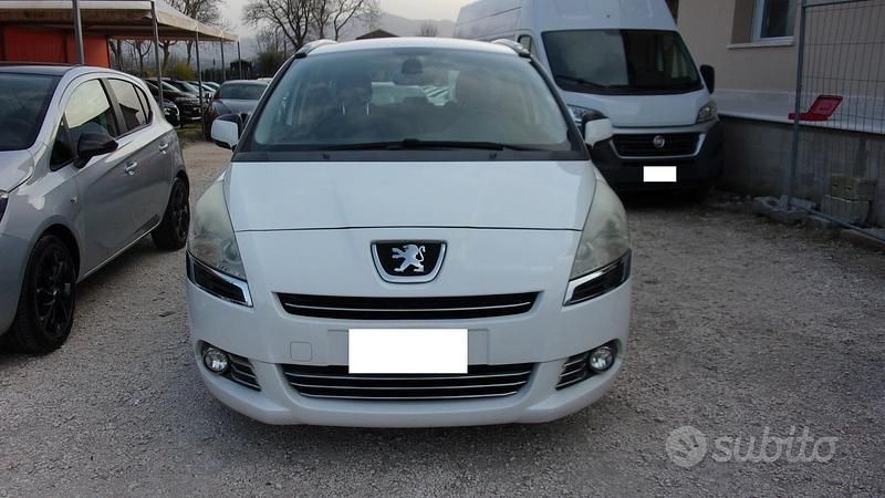 Usata Peugeot 5008 Active 120 CV (88 kW) 2012 Bianco Monovolume