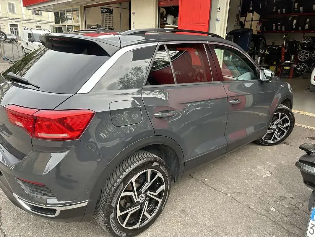Usata VW T-Roc Style 116 CV (85 kW) 2018 Grigio SUV