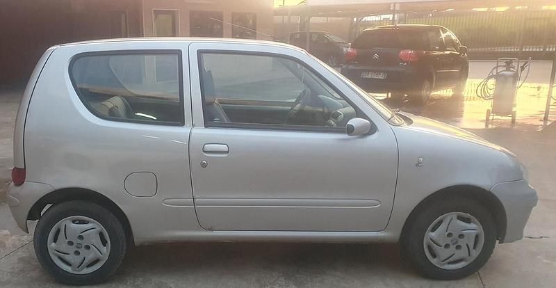 Usata Fiat 600 Anniversary 54 CV (39 kW) 2006 Argento Utilitaria