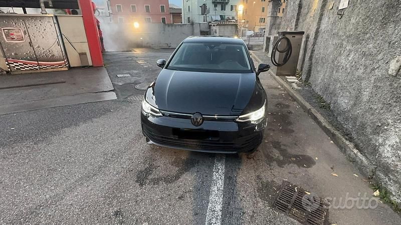 Usata VW Golf VII 150 CV (110 kW) 2021 Nero Utilitaria