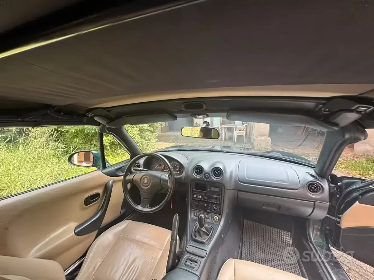 Usata Mazda MX5 110 CV (80 kW) 1998 Verde Cabrio