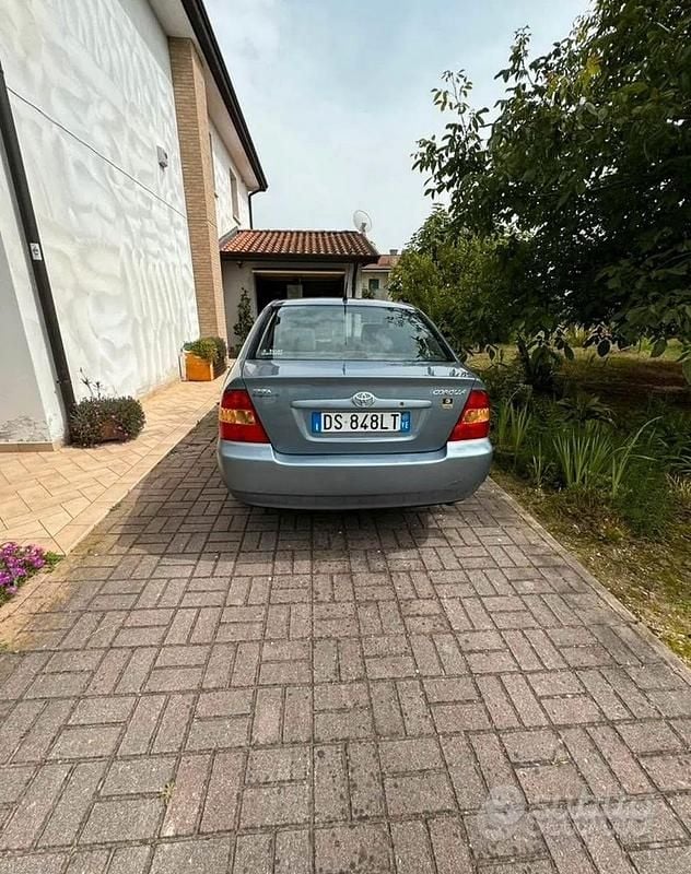 Usata Toyota Corolla 97 CV (71 kW) 2003 Berlina