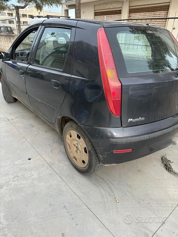 Usata Fiat Punto Active 59 CV (43 kW) 2003 Nero Utilitaria