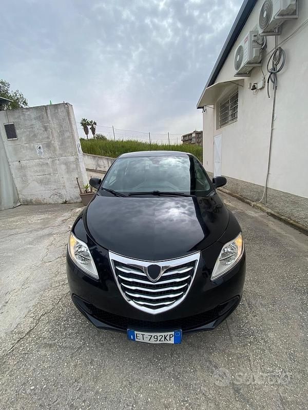 Usata Lancia Ypsilon S 95 CV (69 kW) 2013 Nero Utilitaria