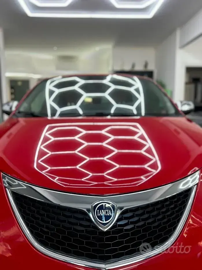 Usata Lancia Ypsilon Gold 69 CV (50 kW) 2018 Rosso Utilitaria
