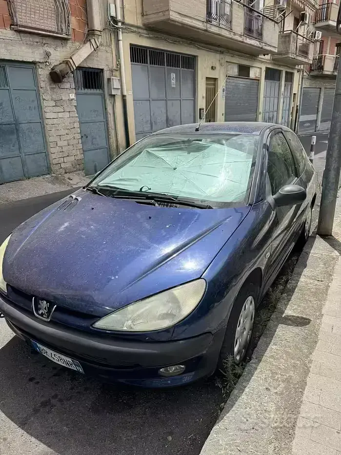Usata Peugeot 206 60 CV (44 kW) 2001 Bluazzurro Berlina