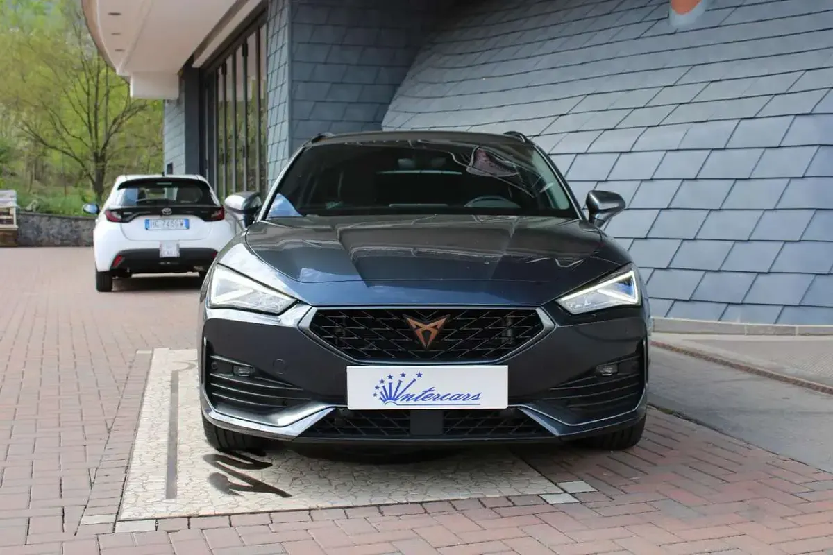 Usata Cupra Leon 150 CV (110 kW) 2023 Grigio Station wagon