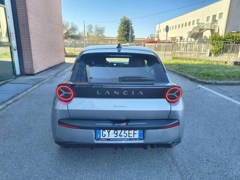 Usata Lancia Ypsilon 101 CV (74 kW) 2025 Argento Utilitaria