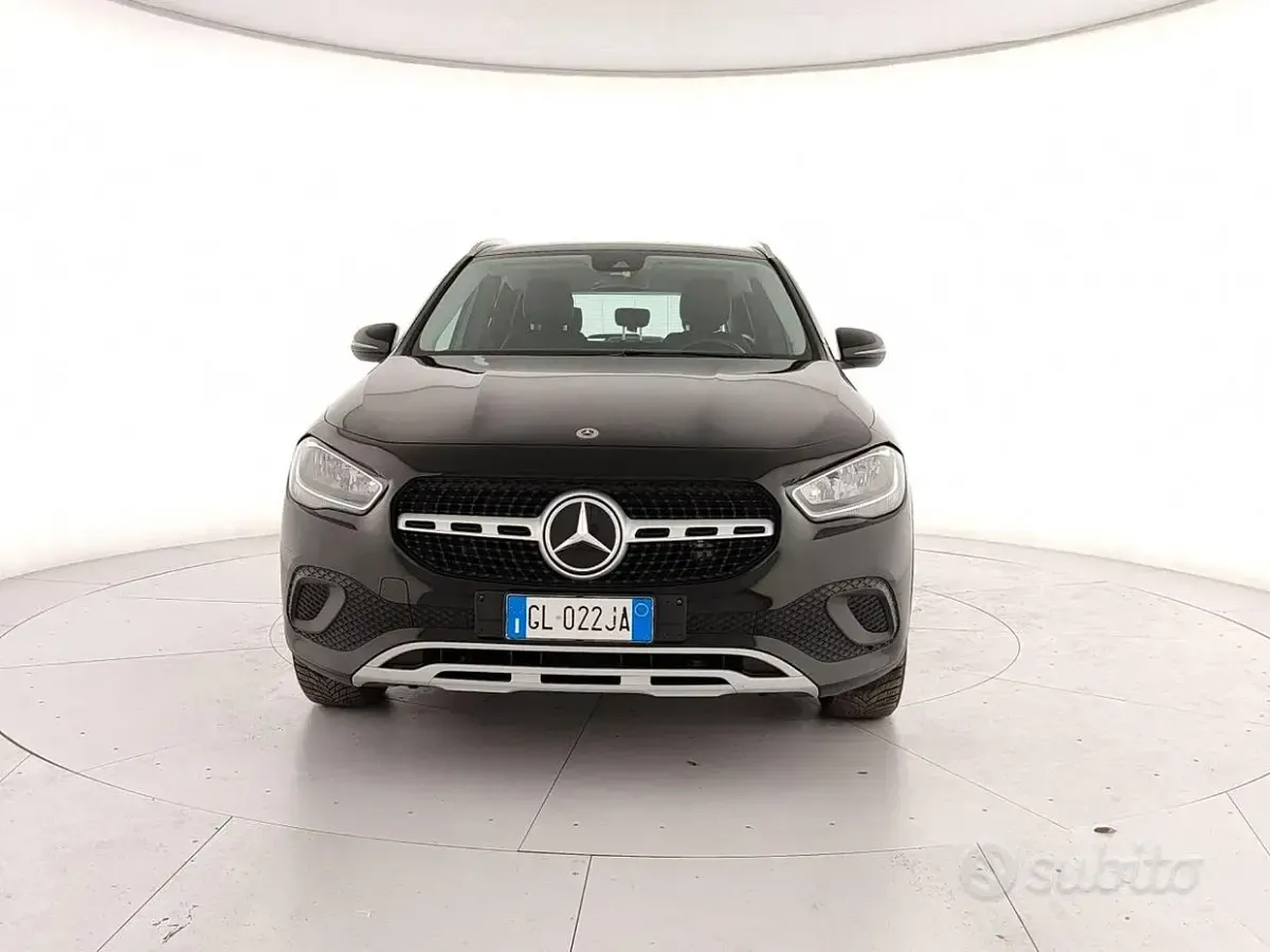 Usata Mercedes GLA200 Business 150 CV (110 kW) 2022 Nero SUV