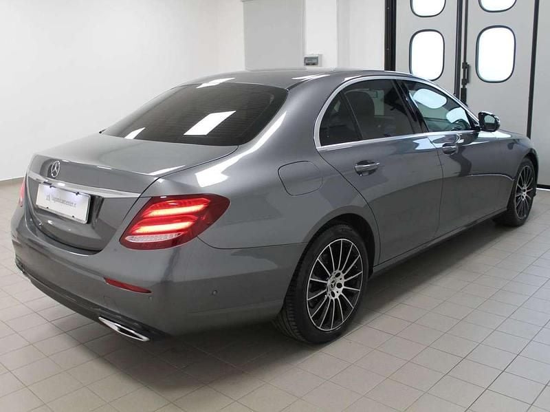 Usata Mercedes E200 160 CV (117 kW) 2020 Grigio Berlina