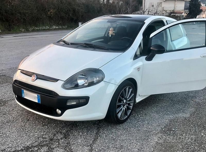 Usata Fiat Grande Punto Sport 90 CV (66 kW) 2010 Bianco Utilitaria