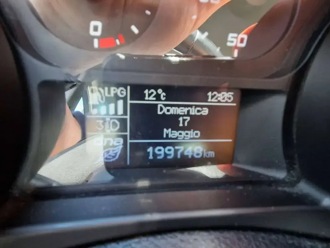 Usata Alfa Romeo Giulietta Super 120 CV (88 kW) 2017 Blu/azzurro Utilitaria