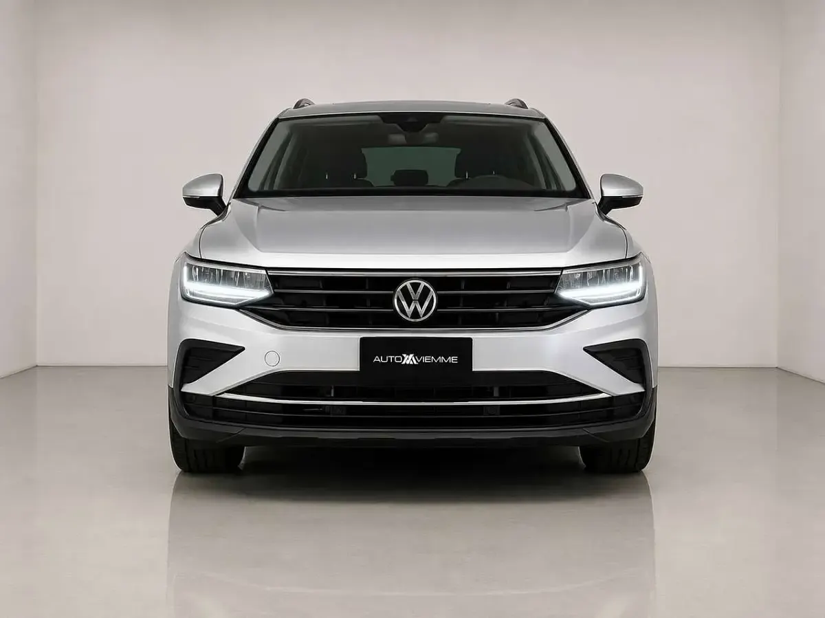 Usata VW Tiguan Life 150 CV (110 kW) 2023 Argento SUV