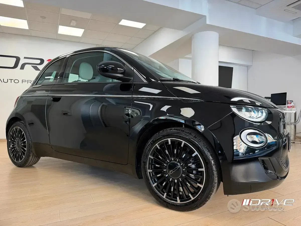 Nuova Fiat 500 La Prima 65 CV (47 kW) 2026 Nero Cabrio