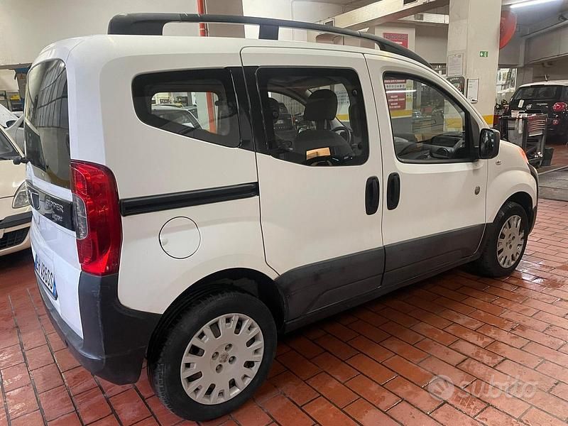 Usata Peugeot Bipper Outdoor 75 CV (55 kW) 2011 Bianco Monovolume