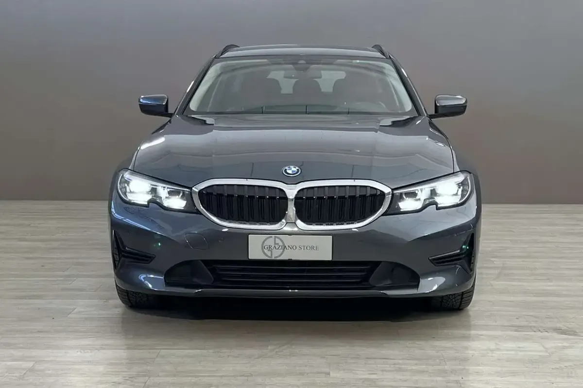Usata BMW 320 Advantage 163 CV (119 kW) 2021 Grigio Station wagon