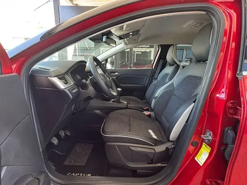 Usata Renault Captur Techno 91 CV (66 kW) 2023 Rosso SUV