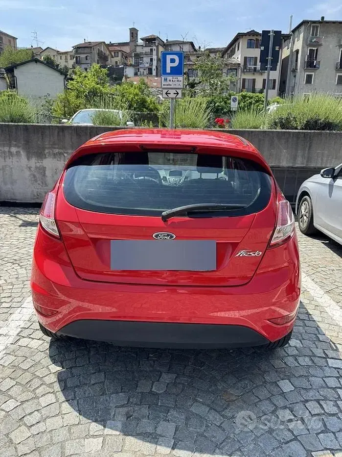 Usata Ford Fiesta 95 CV (69 kW) 2016 Rosso Utilitaria