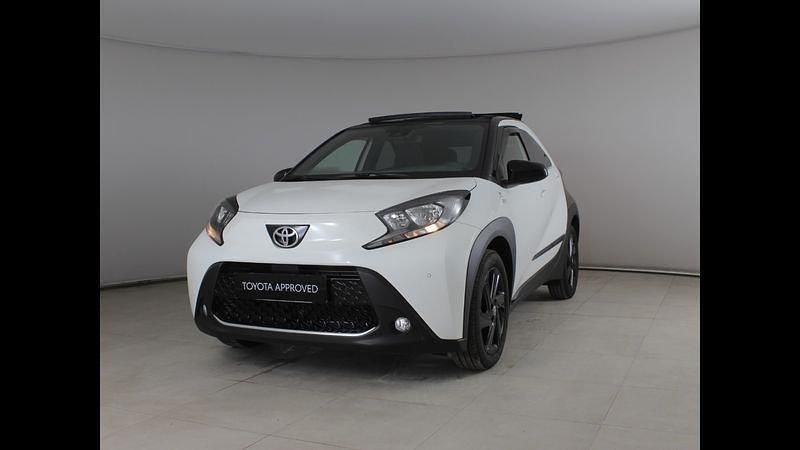 Bianco Usata 2025 Toyota Aygo X Trend SUV | 18.700 € (Cara) - Immagine 1/4