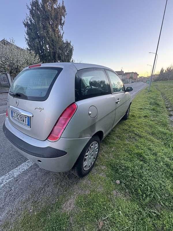 Usata Lancia Ypsilon 69 CV (50 kW) 2005 Utilitaria