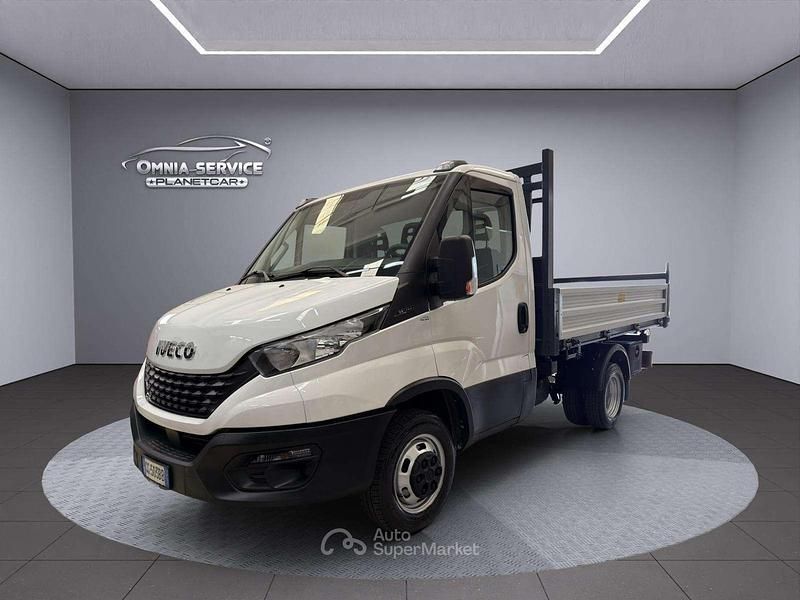 Usata Iveco Daily 136 CV (100 kW) 2021 Bianco Cabrio