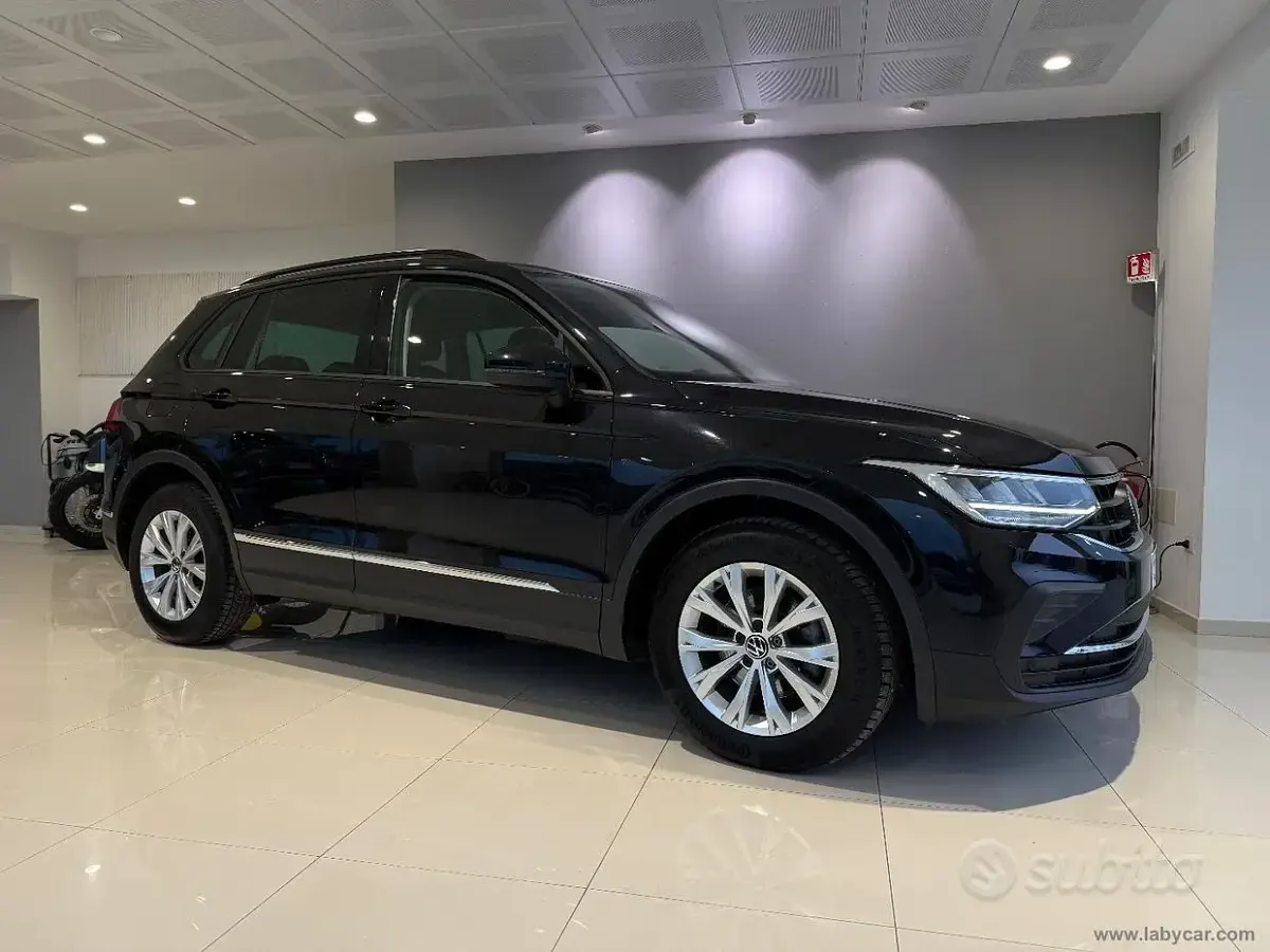 Usata VW Tiguan Life 150 CV (110 kW) 2023 Nero SUV