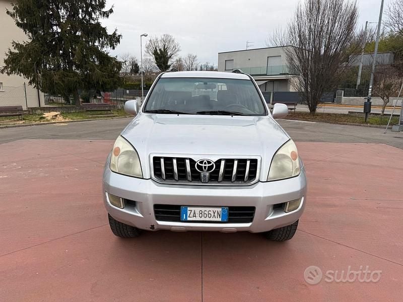 Grigio Usata 2003 Toyota Land Cruiser Sol Station wagon | 11.900 € (Super prezzo) - Immagine 1/4