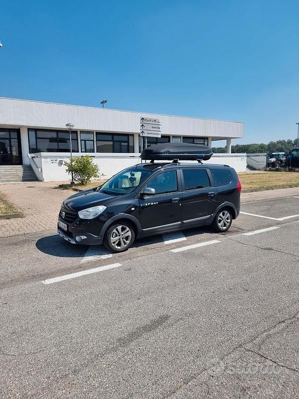 Usata Dacia Lodgy Stepway 107 CV (78 kW) 2015 Nero Monovolume