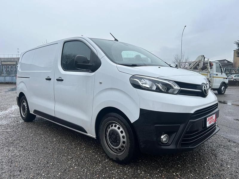 Usata Toyota Proace 102 CV (75 kW) 2024 Bianco Monovolume