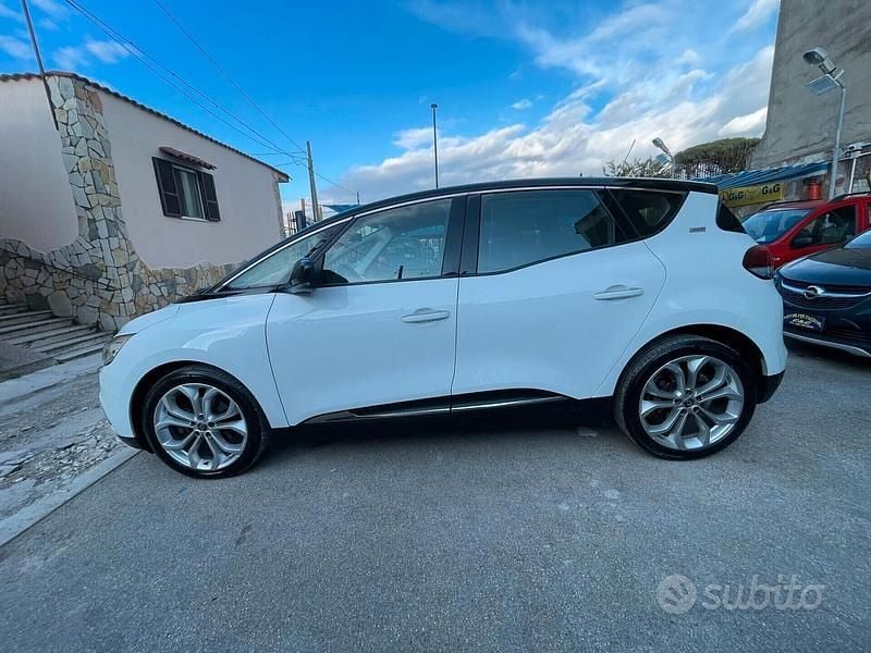 Usata Renault Scénic IV 110 CV (80 kW) 2019 Bianco Monovolume