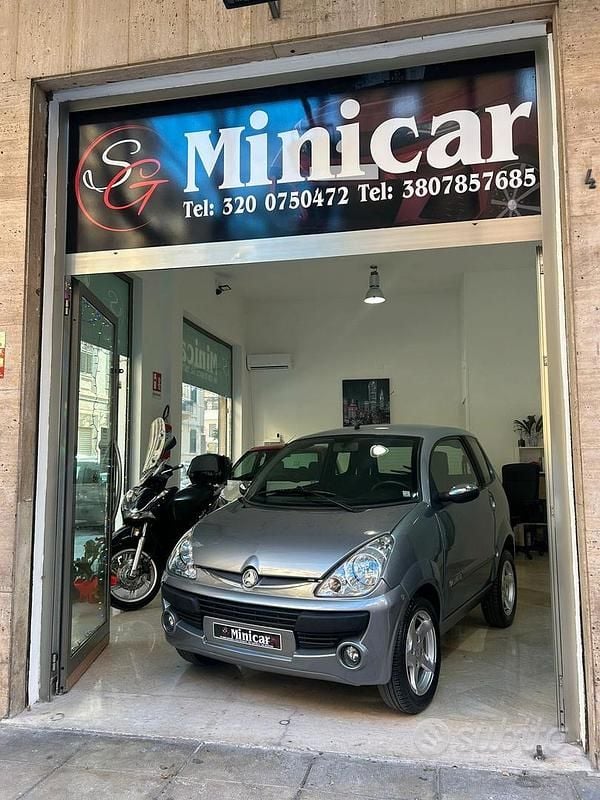 Grigio Usata 2010 Aixam City Premium Tre volumi | 4599 € - Immagine 1/4