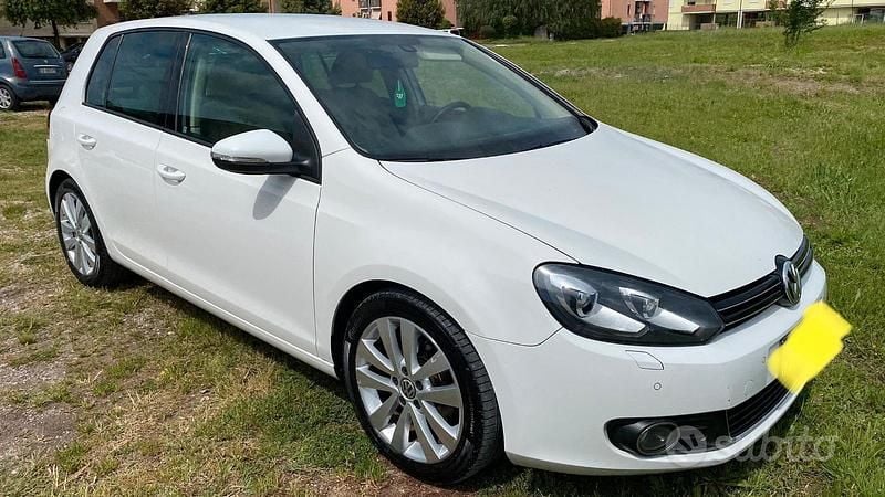 Usata VW Golf VI Highline 105 CV (77 kW) 2010 Bianco Utilitaria