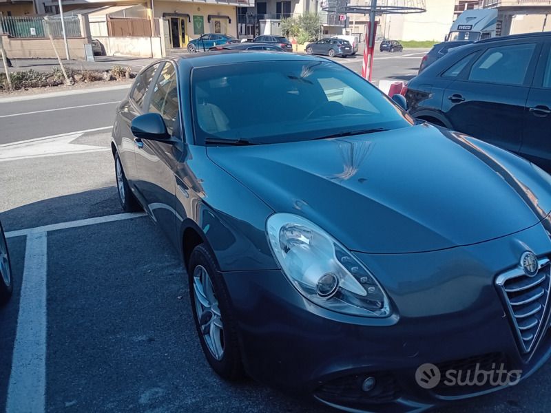 Usata Alfa Romeo Giulietta 2011 Grigio Utilitaria
